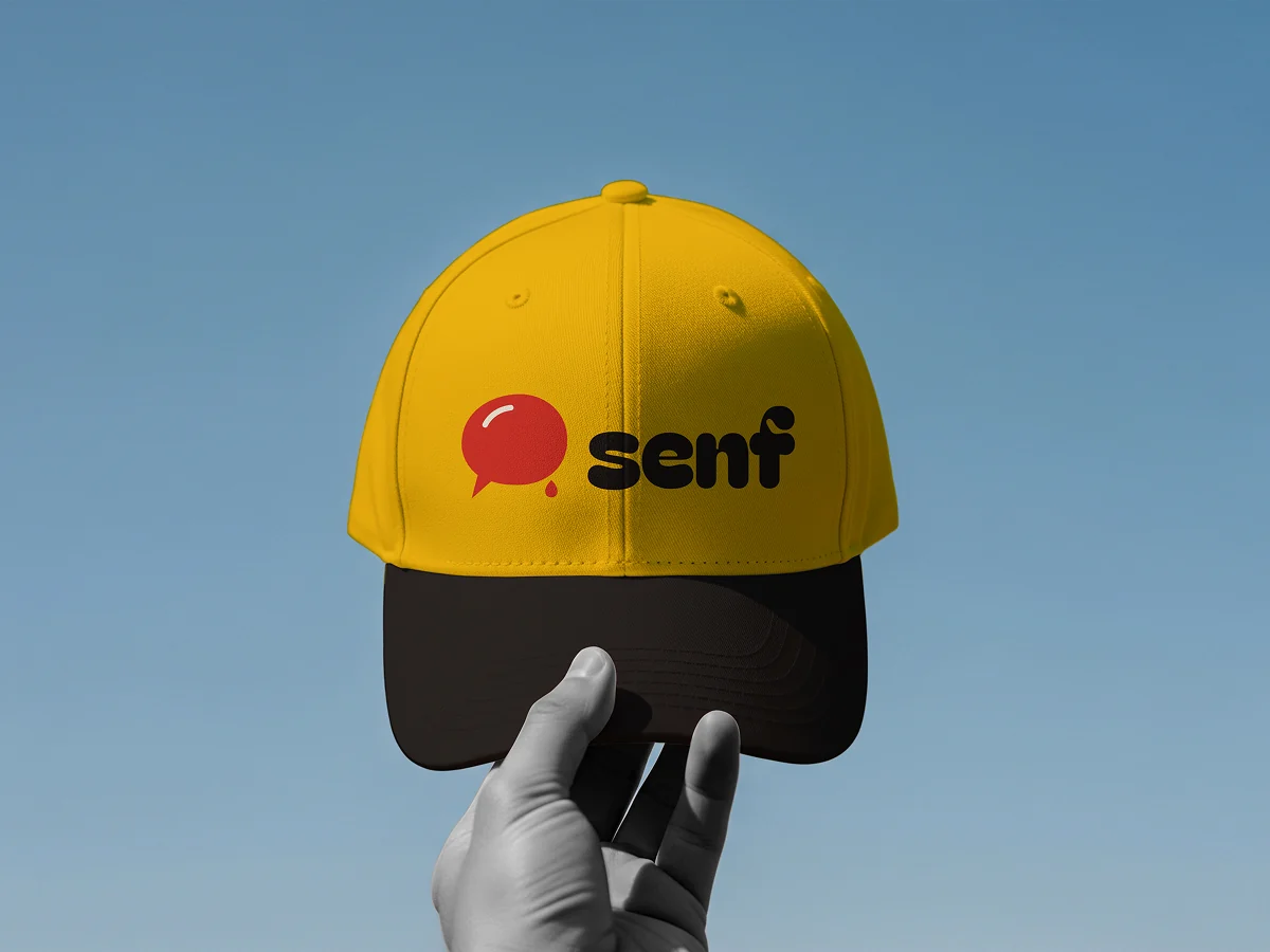 Kappe mit dem SENF-Zeichen